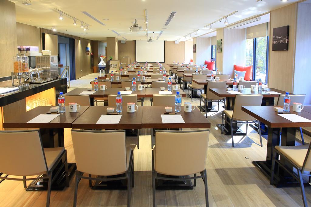 Icasa Hotel - By Cosmos Creation Taichung Luaran gambar