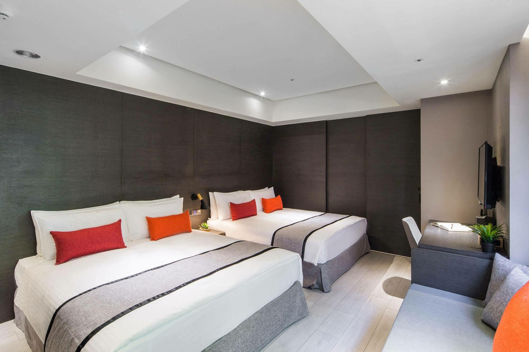 Icasa Hotel - By Cosmos Creation Taichung Luaran gambar