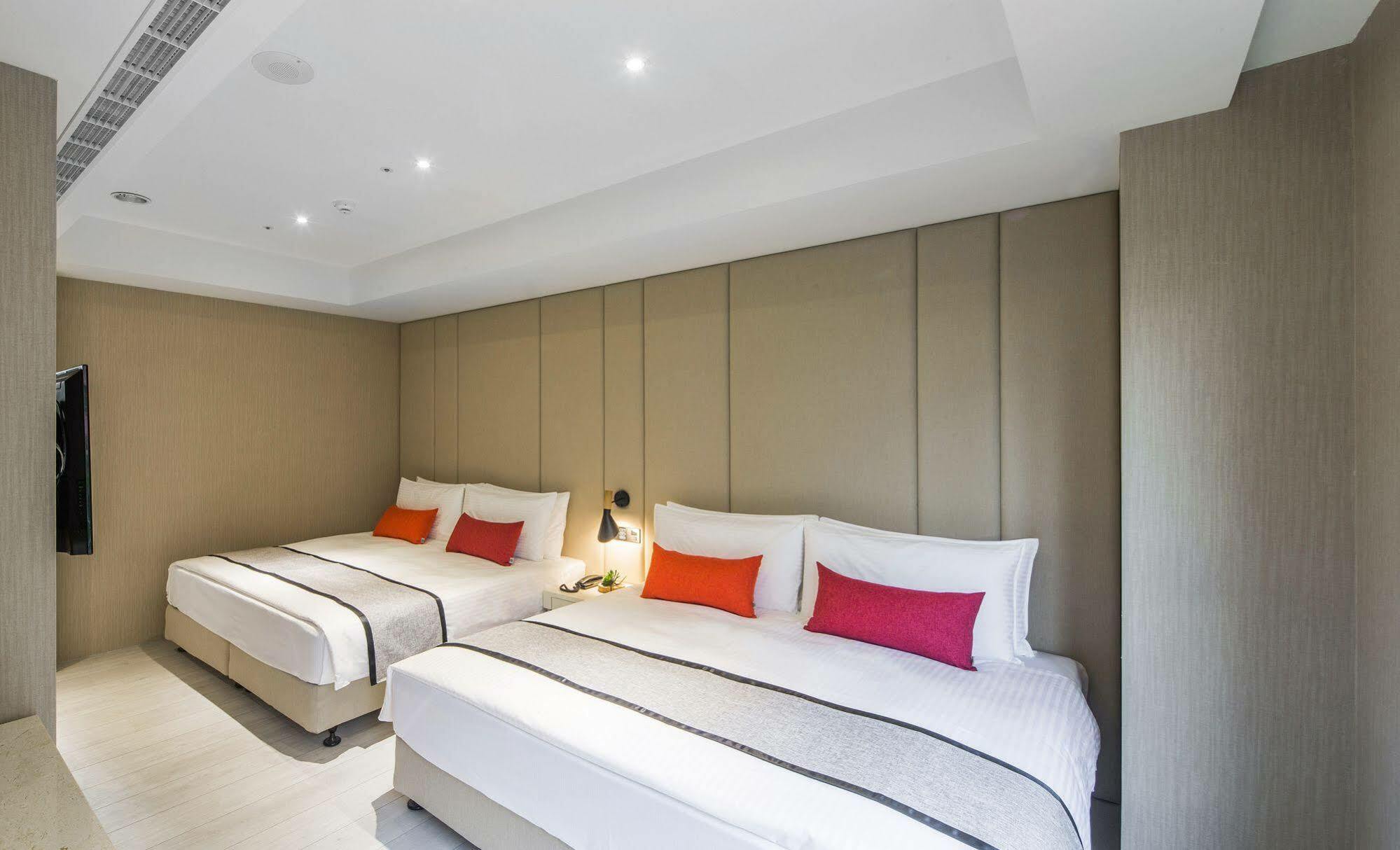 Icasa Hotel - By Cosmos Creation Taichung Luaran gambar